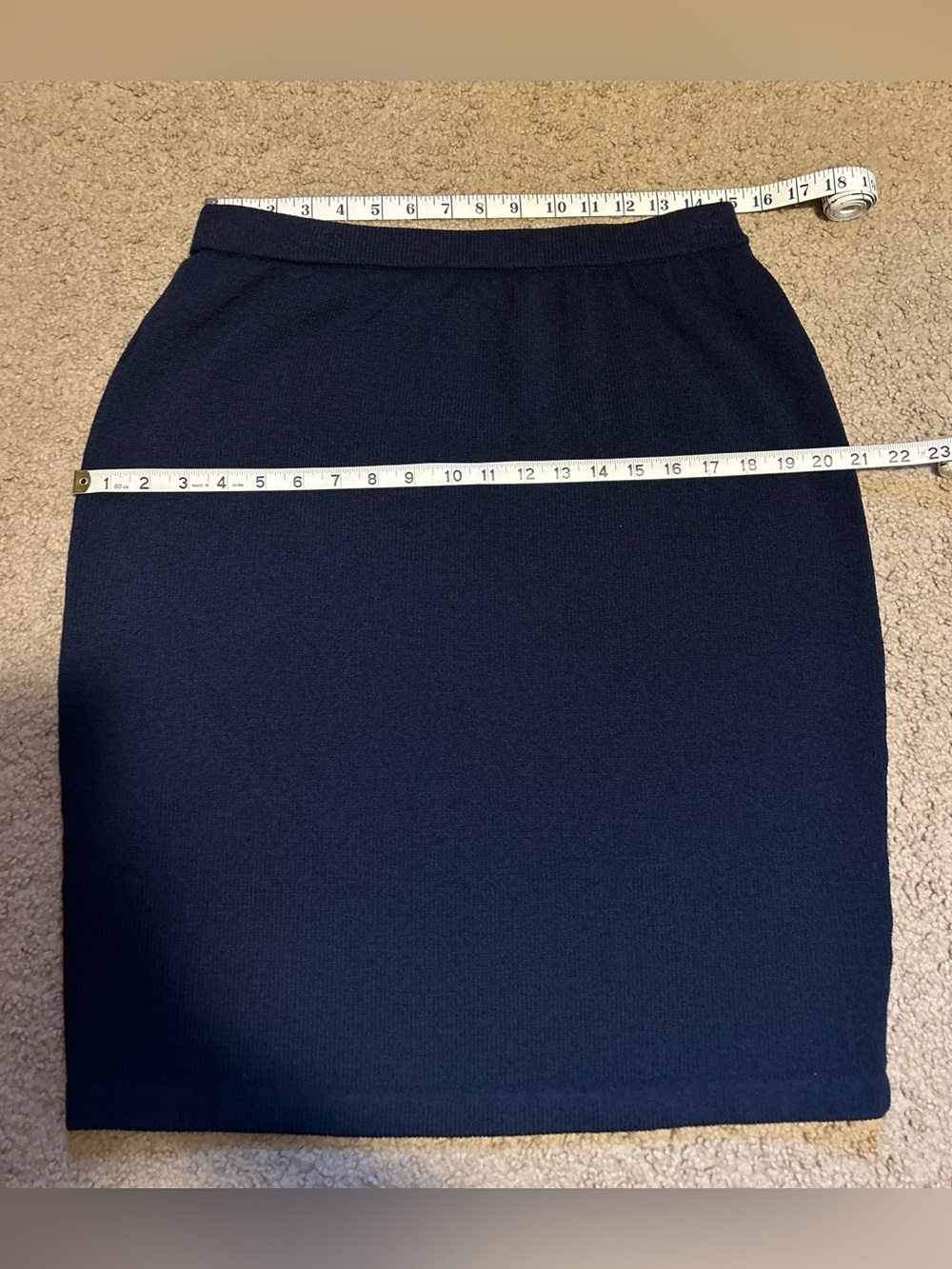 St John Basic Knits NAVY blue skirt Size 12 Excellent Pull On Pencil